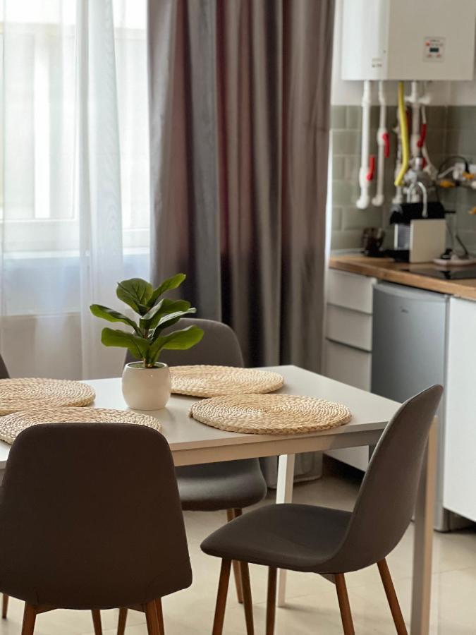 Royal Reed Apartments Нэводари Экстерьер фото