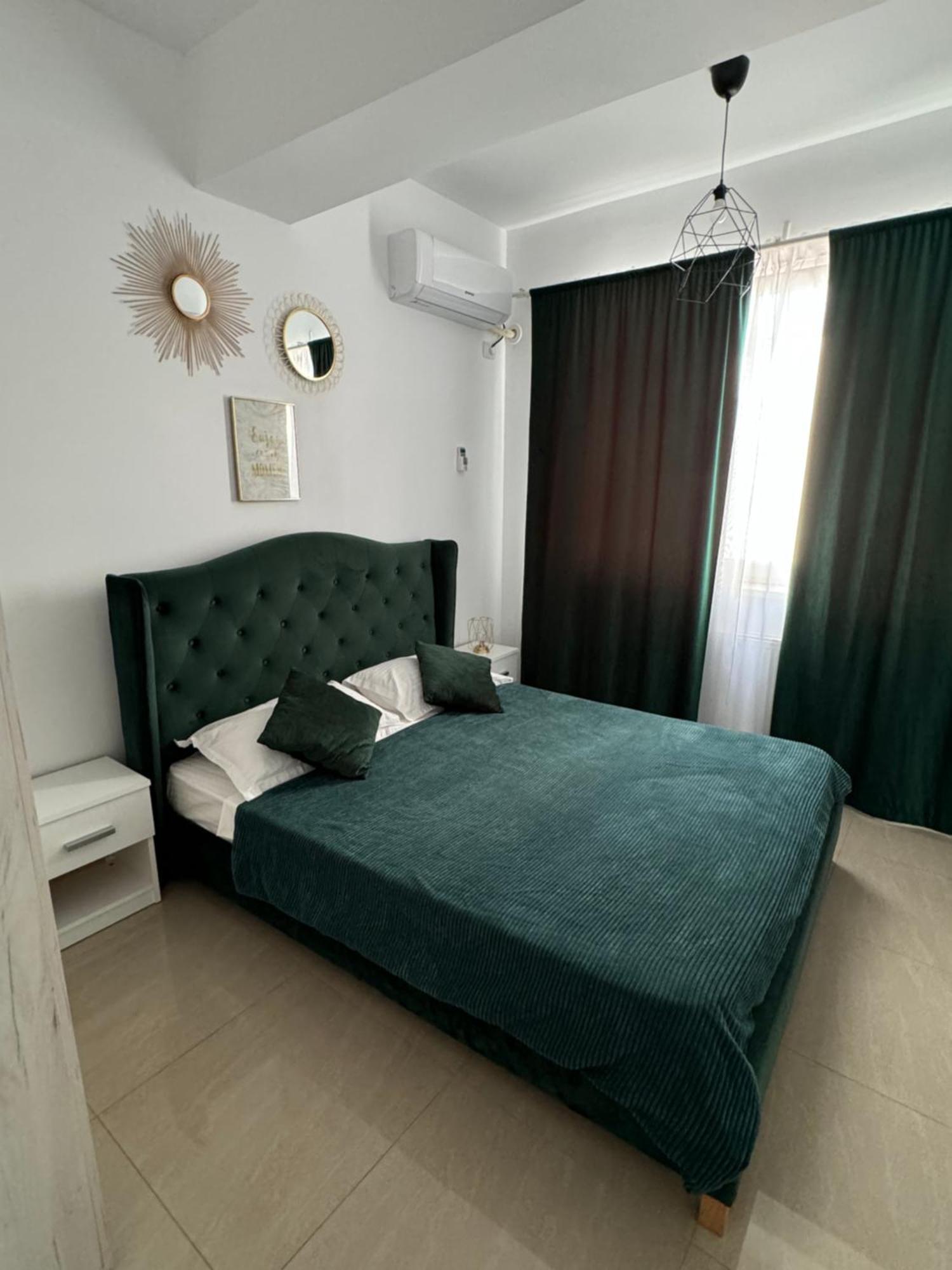 Royal Reed Apartments Нэводари Экстерьер фото