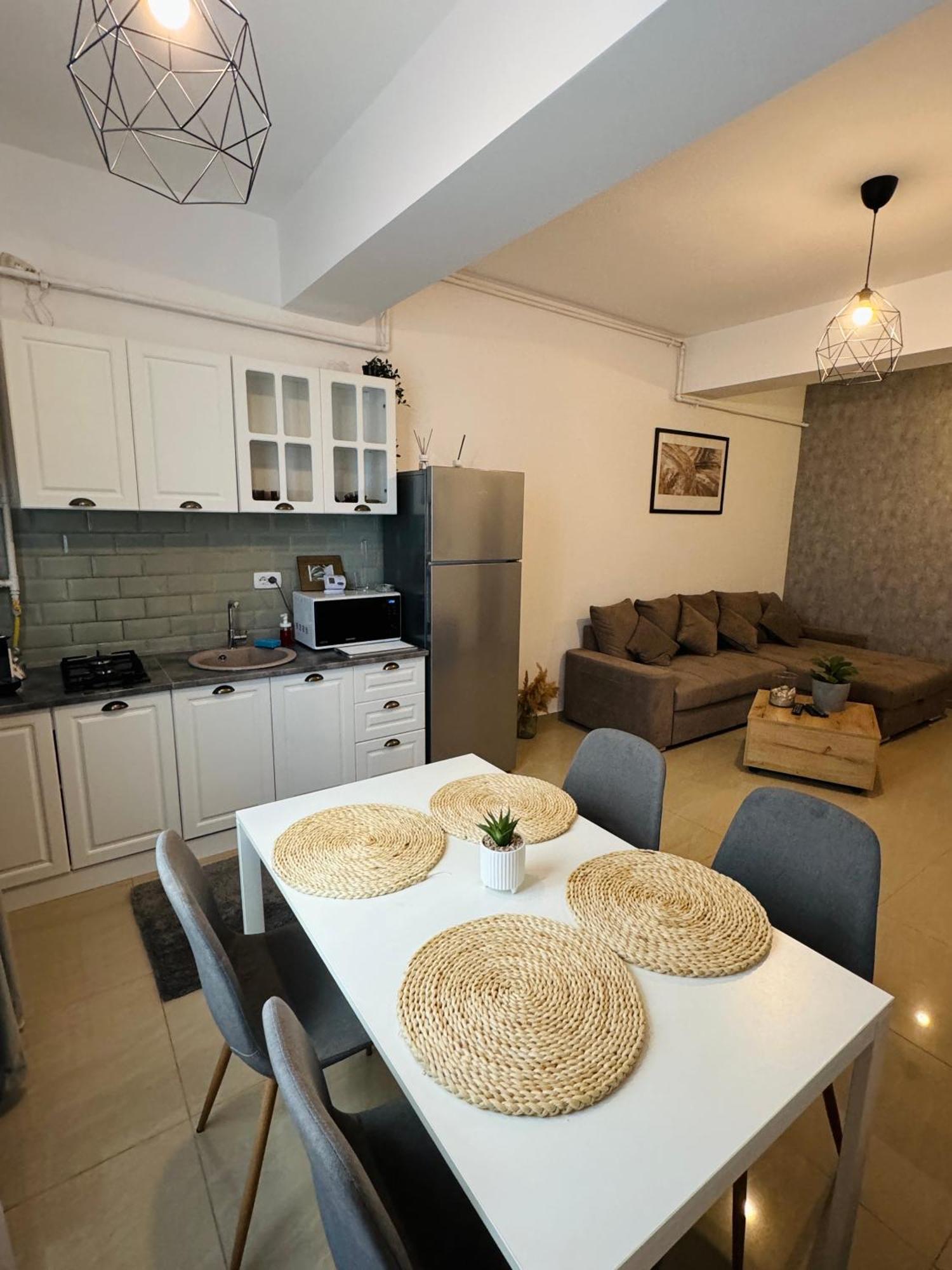 Royal Reed Apartments Нэводари Экстерьер фото